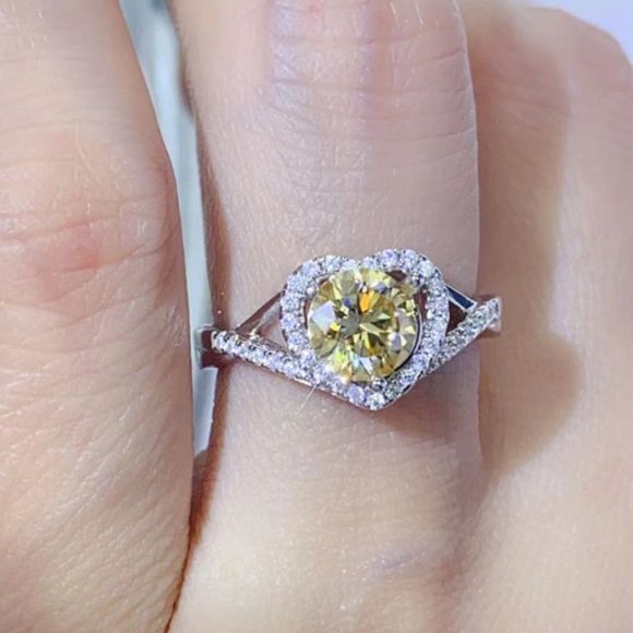 Certified 1 Carat Heart shaped Yellow Moissanite Ring Platnum Plated Silver - Picture 4 of 4